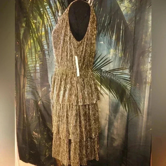 VENUS Gold Plisse Tiered Mini Party Dress size M NWT - Picture 7 of 14